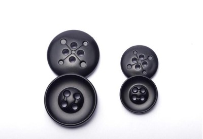 ZJ    塑料碗形四眼線槽扣  ABS塑料噴漆  電鍍  11mm  18mm  22mm    28mm 正面照